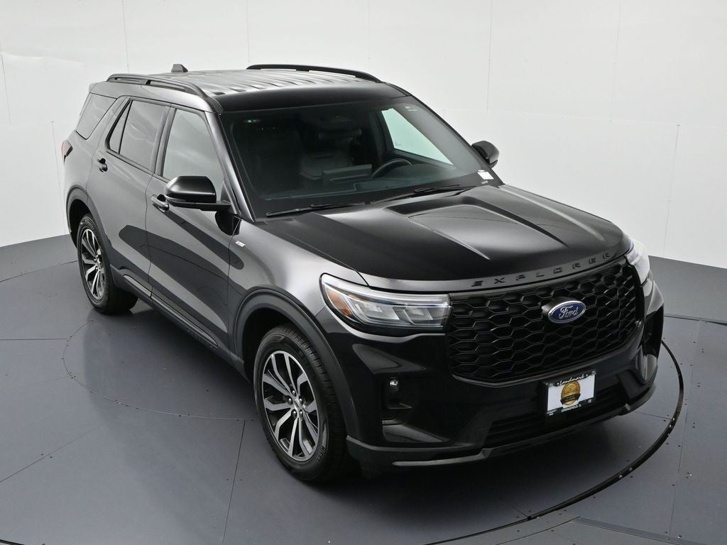 2025 Ford Explorer ST-Line 4WD