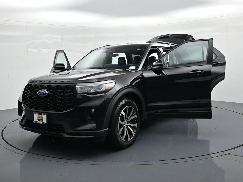 2025 Ford Explorer ST-Line 4WD