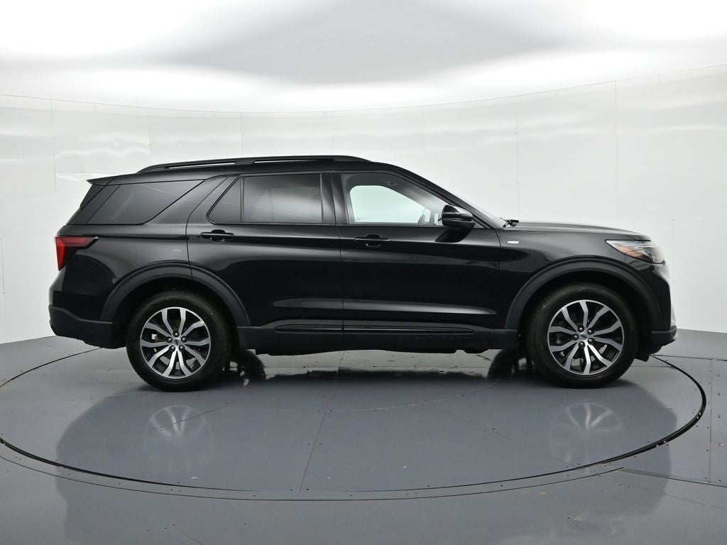 2025 Ford Explorer ST-Line 4WD