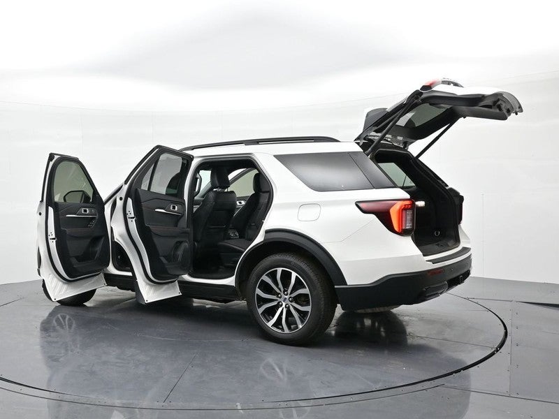 2025 Ford Explorer ST-Line 4WD