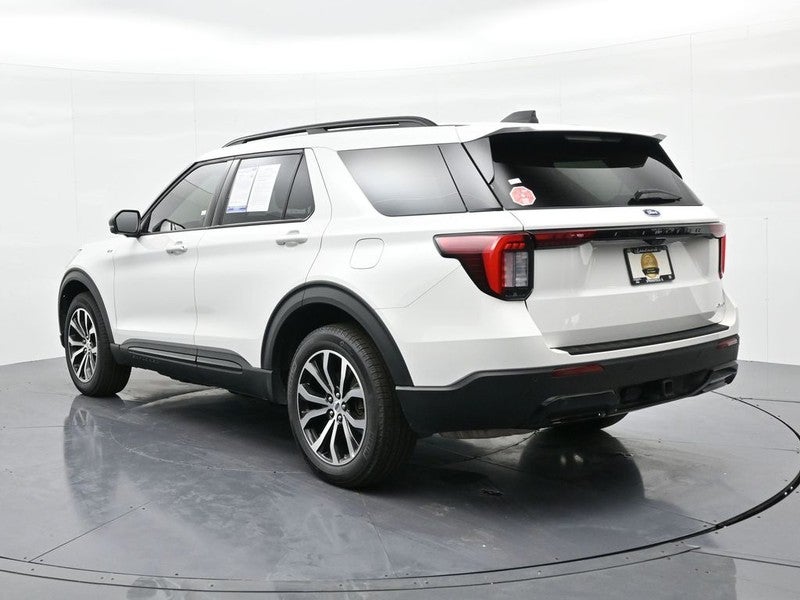 2025 Ford Explorer ST-Line 4WD