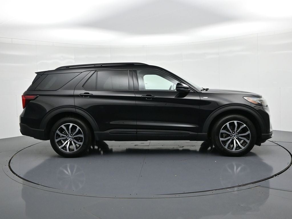 2026 Ford Explorer ST-Line 4WD