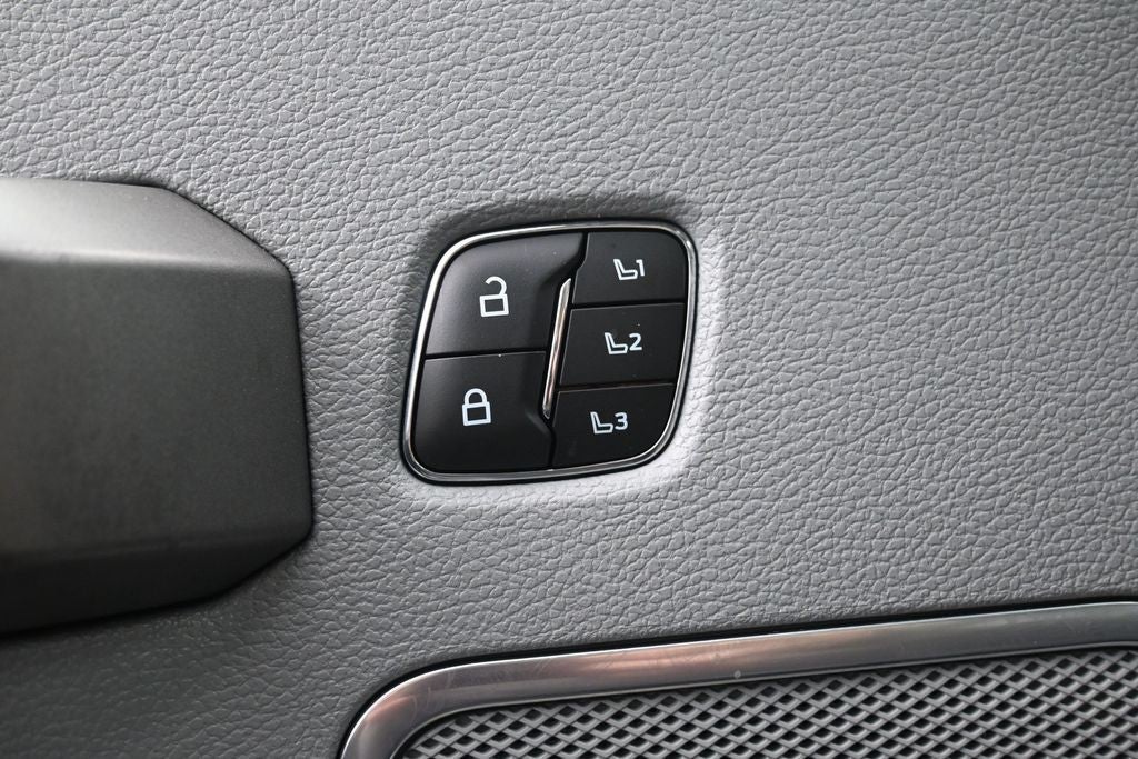 2022 Ford Super Duty F-350 SRW Limited