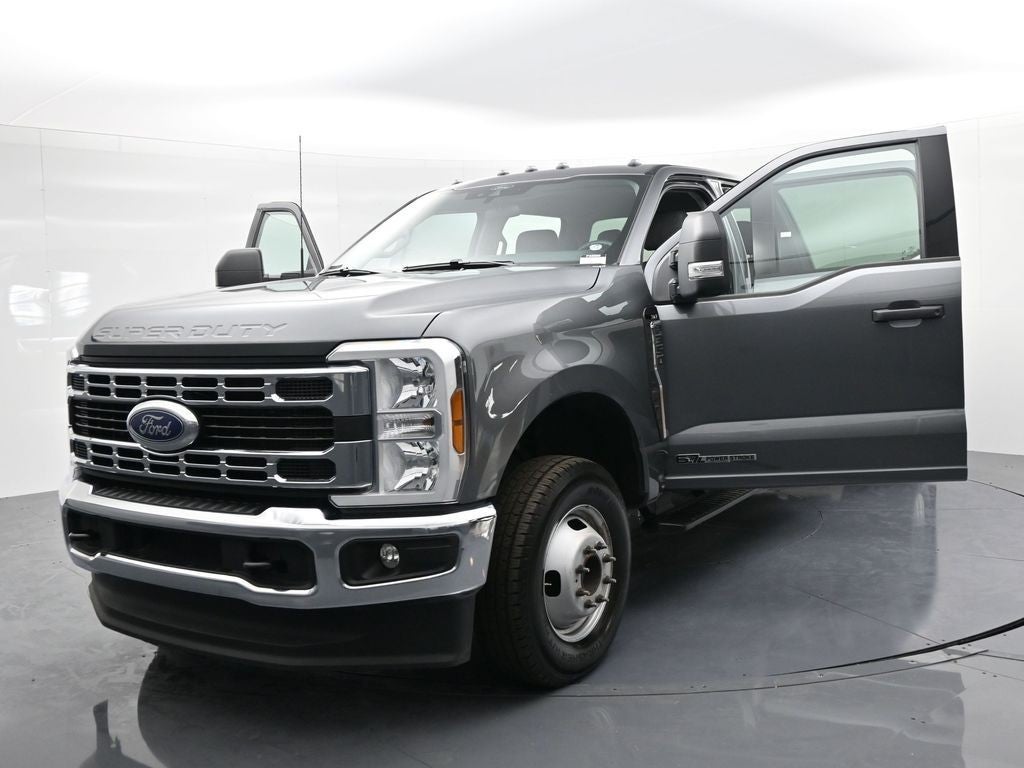 2025 Ford Super Duty F-350 DRW XLT