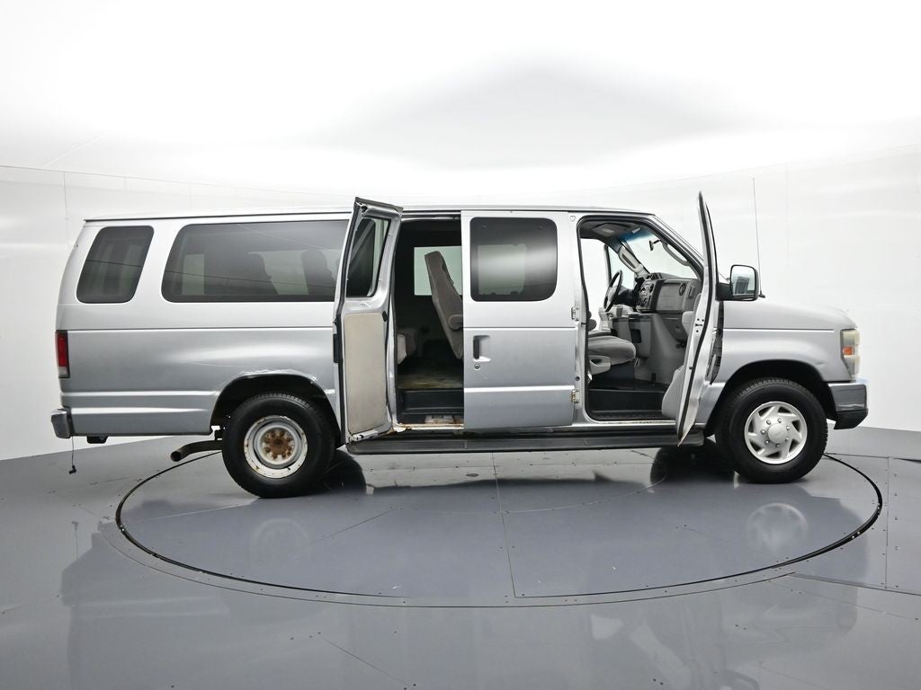 2009 Ford Econoline Cargo Van Commercial