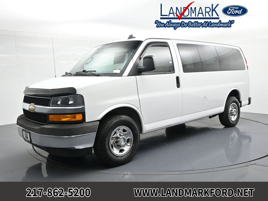 2018 Chevrolet Express Passenger RWD 3500 135" LT