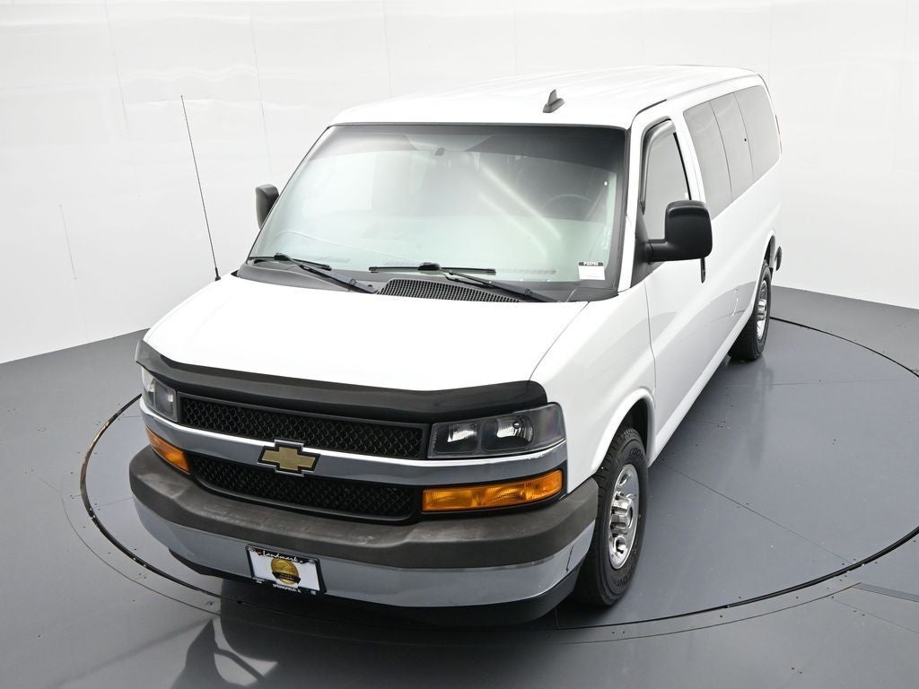 2018 Chevrolet Express Passenger RWD 3500 135" LT