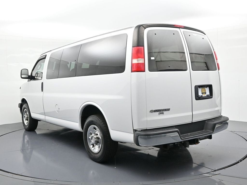 2018 Chevrolet Express Passenger RWD 3500 135" LT