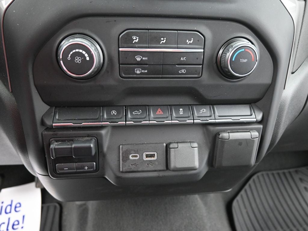 2021 Chevrolet Silverado 1500 4WD Double Cab 147" Custom