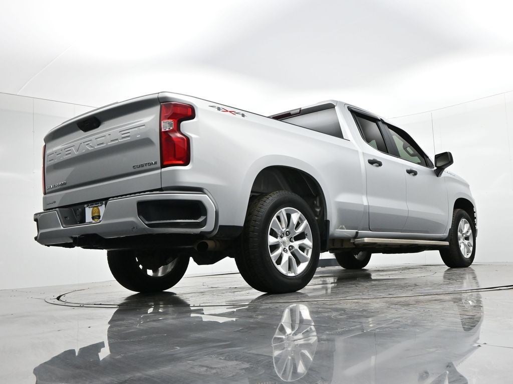 2021 Chevrolet Silverado 1500 4WD Double Cab 147" Custom