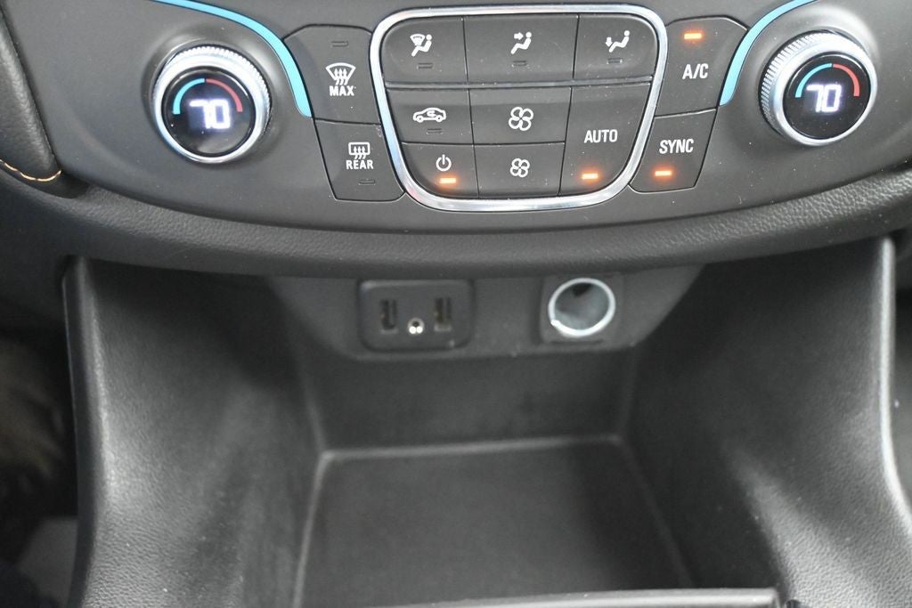 2021 Chevrolet Traverse LS w/1FL