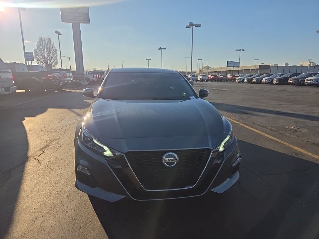 2021 Nissan Altima 2.0 SR Sedan