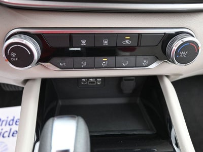 2024 Nissan Altima 2.5 SV Sedan