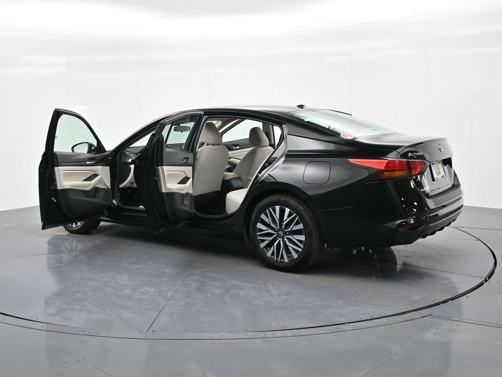 2024 Nissan Altima 2.5 SV Sedan