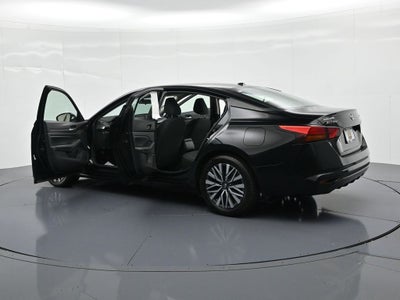 2024 Nissan Altima 2.5 SV Sedan