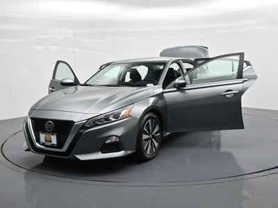 2022 Nissan Altima 2.5 SV Sedan