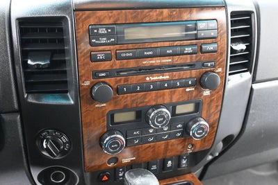 2012 Nissan Titan 4WD Crew Cab SWB SL