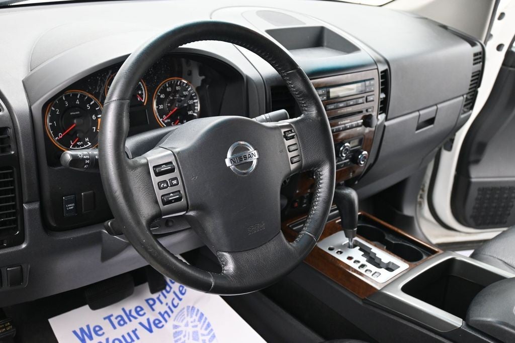 2012 Nissan Titan 4WD Crew Cab SWB SL