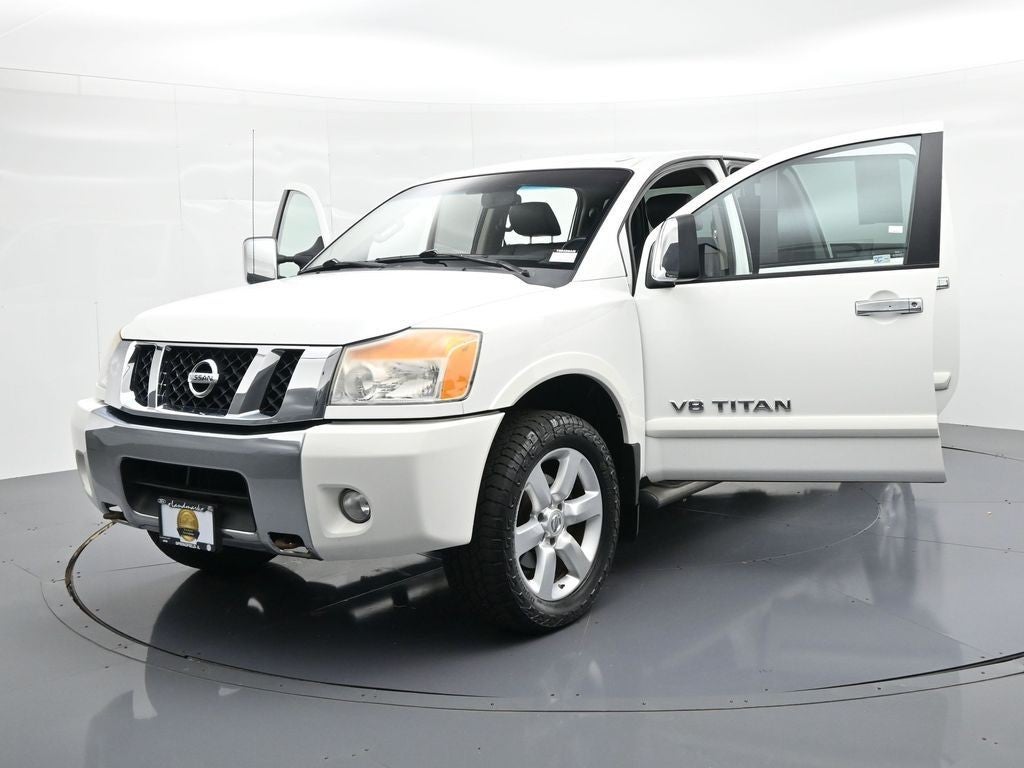 2012 Nissan Titan 4WD Crew Cab SWB SL