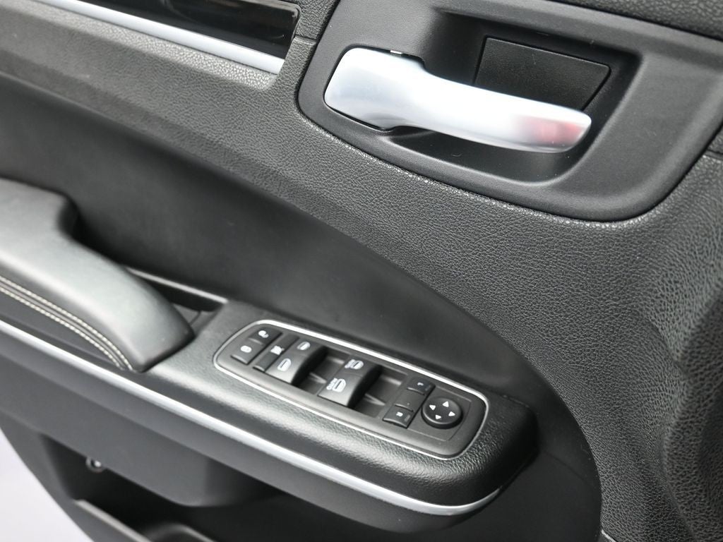 2023 Chrysler 300 300S RWD