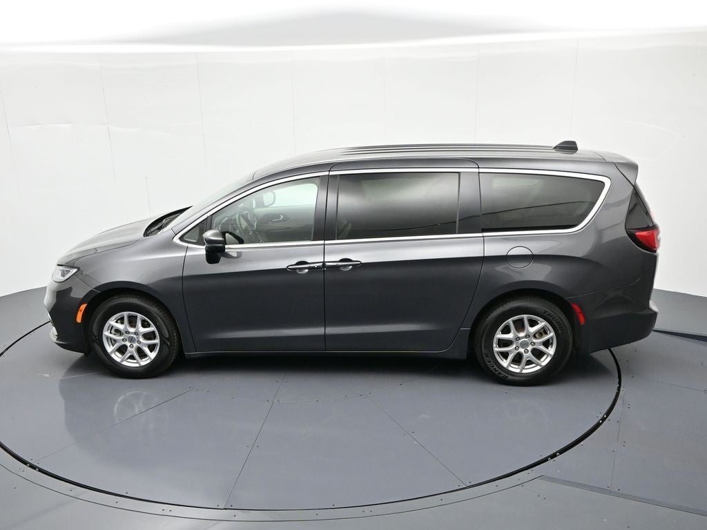 2023 Chrysler Pacifica Touring L FWD