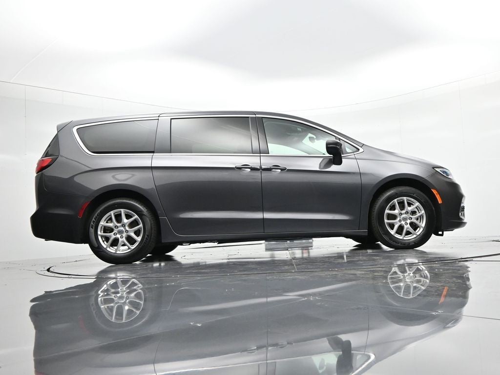 2023 Chrysler Pacifica Touring L FWD
