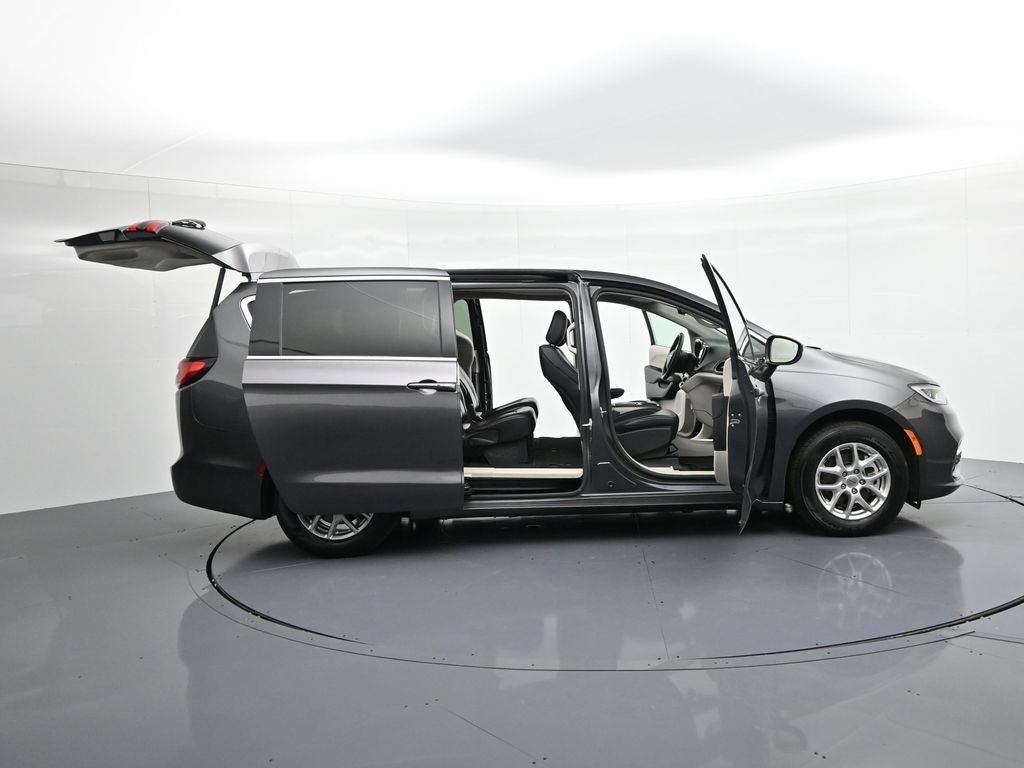 2023 Chrysler Pacifica Touring L FWD