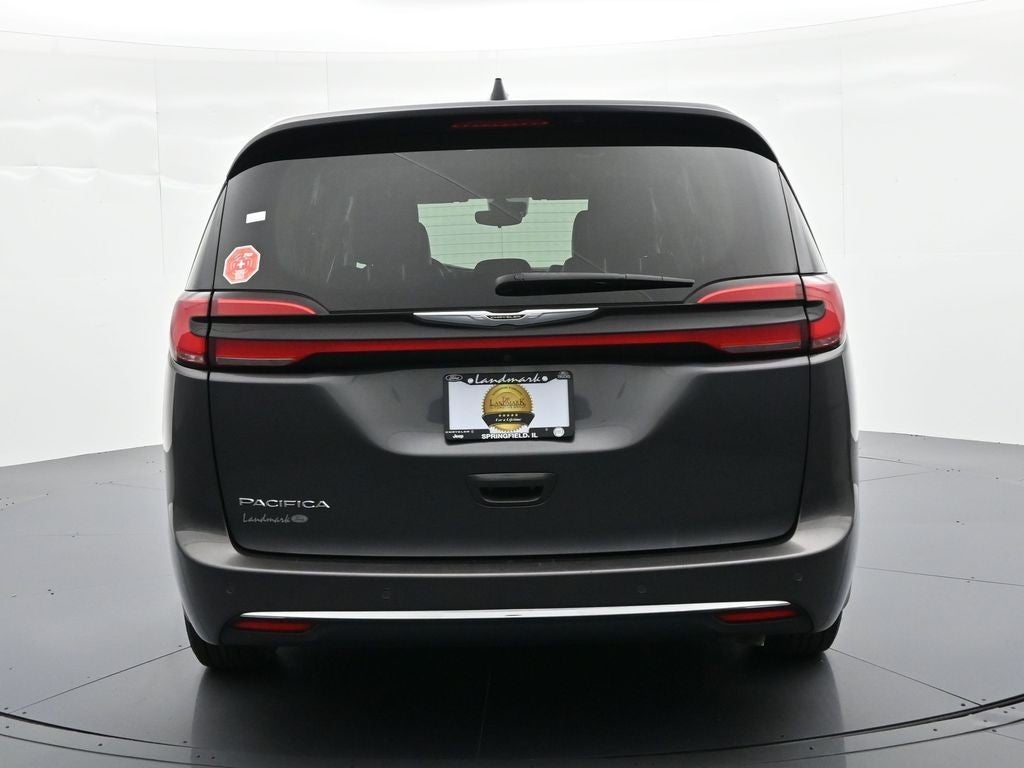 2023 Chrysler Pacifica Touring L FWD