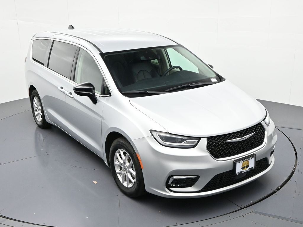 2024 Chrysler Pacifica Touring L FWD