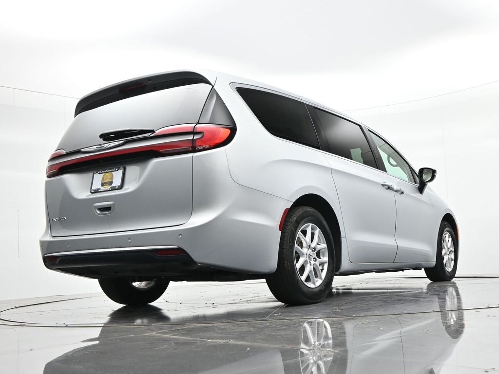 2024 Chrysler Pacifica Touring L FWD