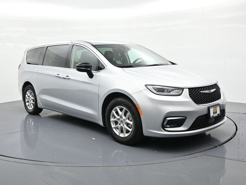 2024 Chrysler Pacifica Touring L FWD