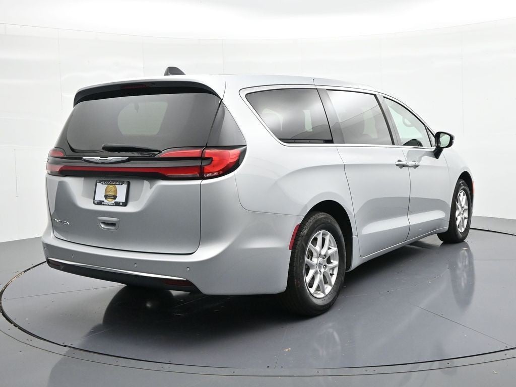 2024 Chrysler Pacifica Touring L FWD