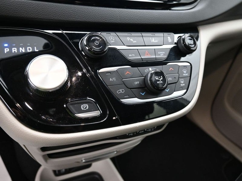 2024 Chrysler Pacifica Touring L FWD