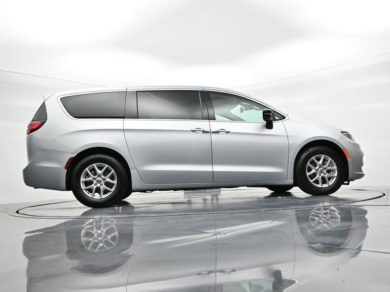 2024 Chrysler Pacifica Touring L FWD