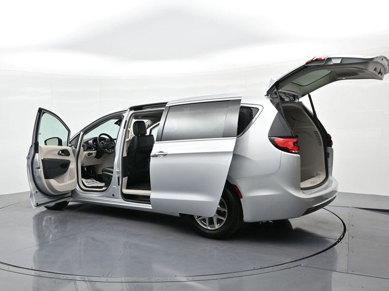 2024 Chrysler Pacifica Touring L FWD