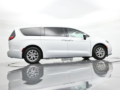 2023 Chrysler Pacifica Touring L FWD