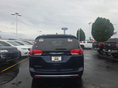 2017 Chrysler Pacifica Touring L