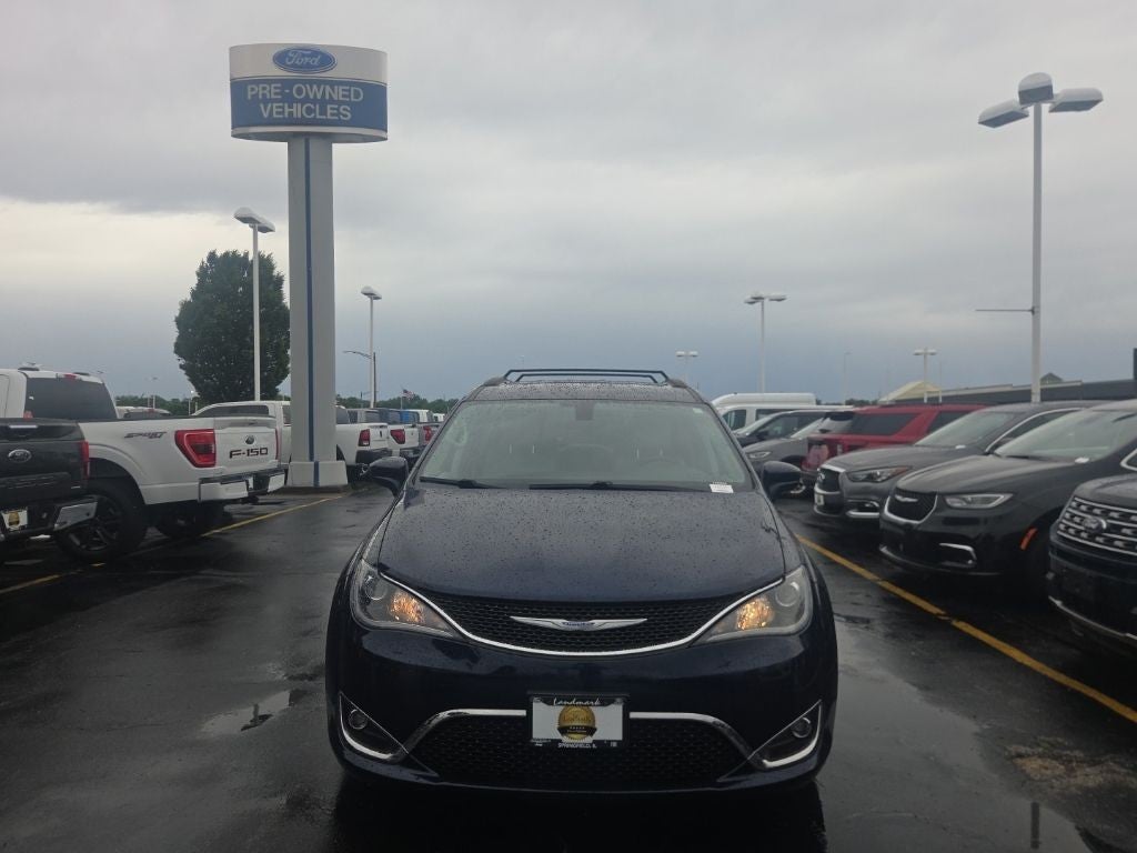 2017 Chrysler Pacifica Touring L