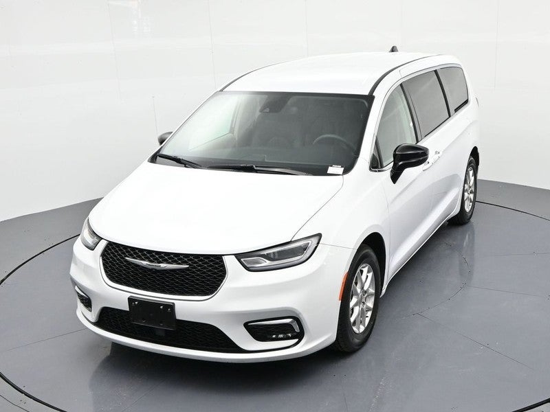 2024 Chrysler Pacifica Touring L FWD
