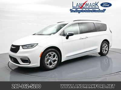 2023 Chrysler Pacifica Limited FWD