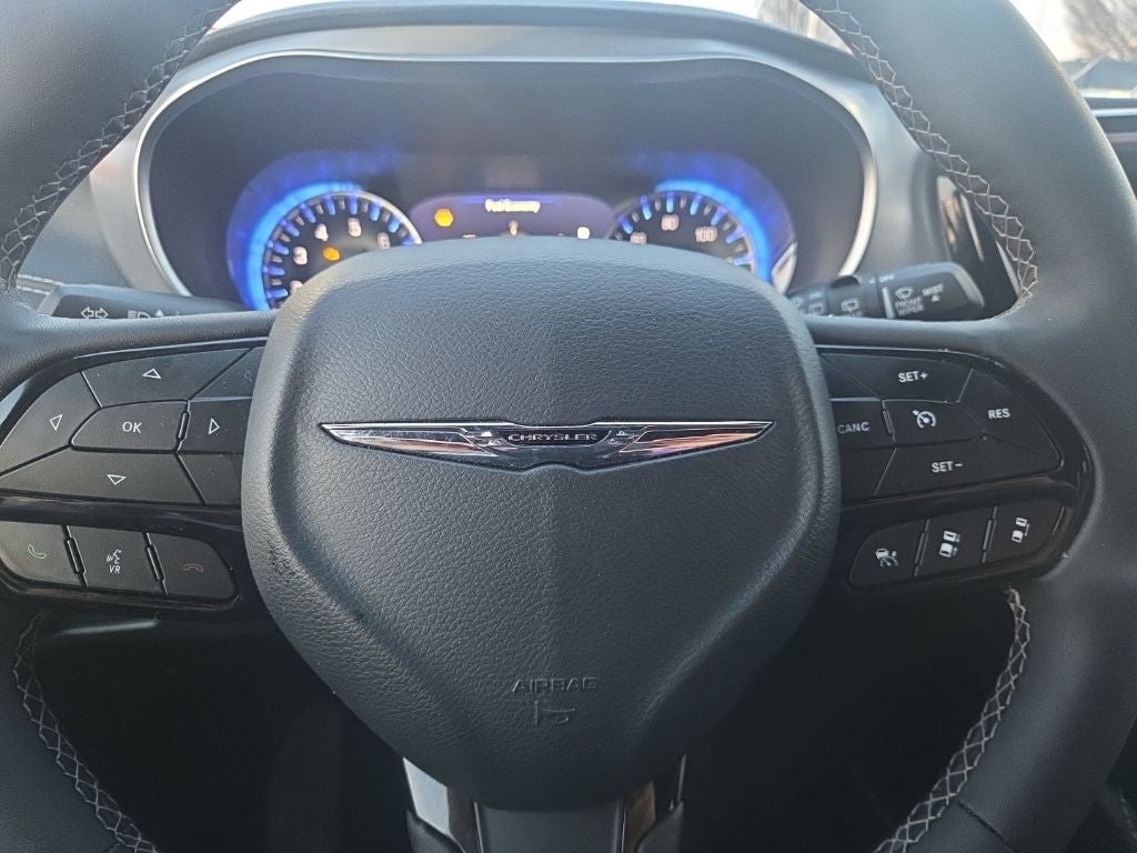 2025 Chrysler Pacifica Limited FWD