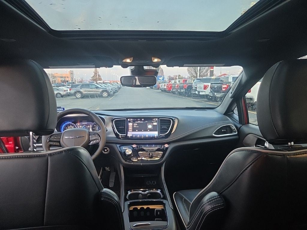 2025 Chrysler Pacifica Limited FWD