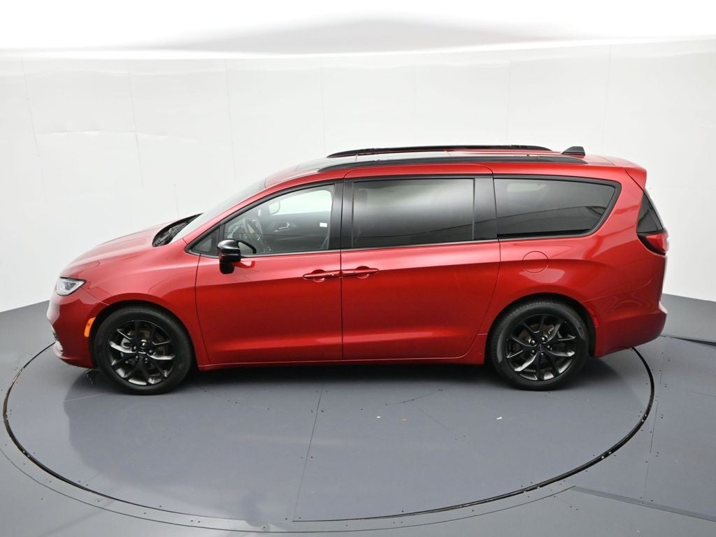 2025 Chrysler Pacifica Limited FWD