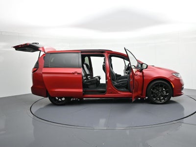 2025 Chrysler Pacifica Limited FWD