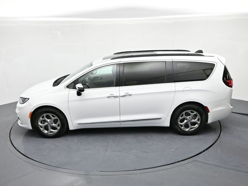 2023 Chrysler Pacifica Limited FWD