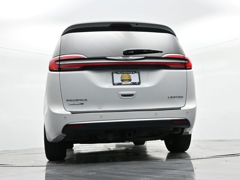 2023 Chrysler Pacifica Limited FWD