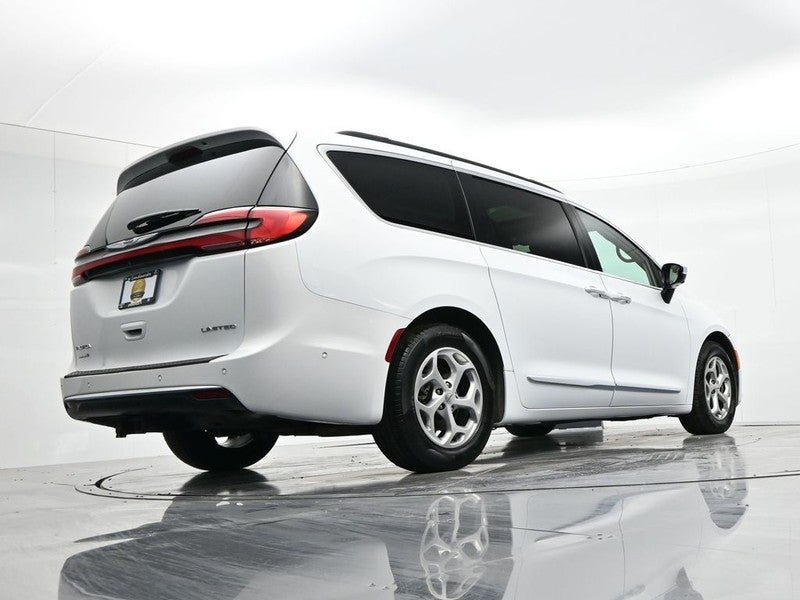 2023 Chrysler Pacifica Limited FWD