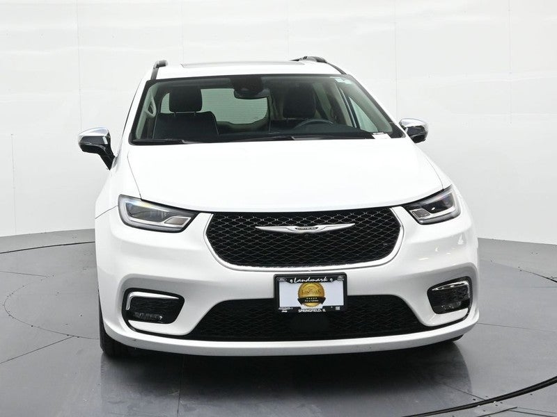 2023 Chrysler Pacifica Limited FWD