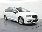 2023 Chrysler Pacifica Limited FWD