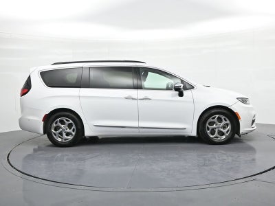 2023 Chrysler Pacifica Limited FWD